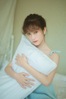 一面亲着一面膜胸口